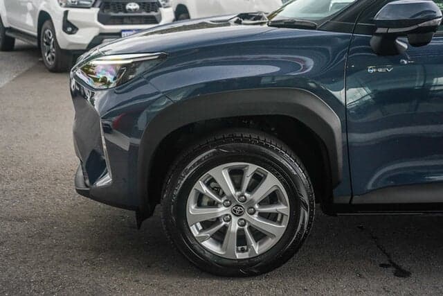 2025 Toyota Yaris Cross GX in Grey