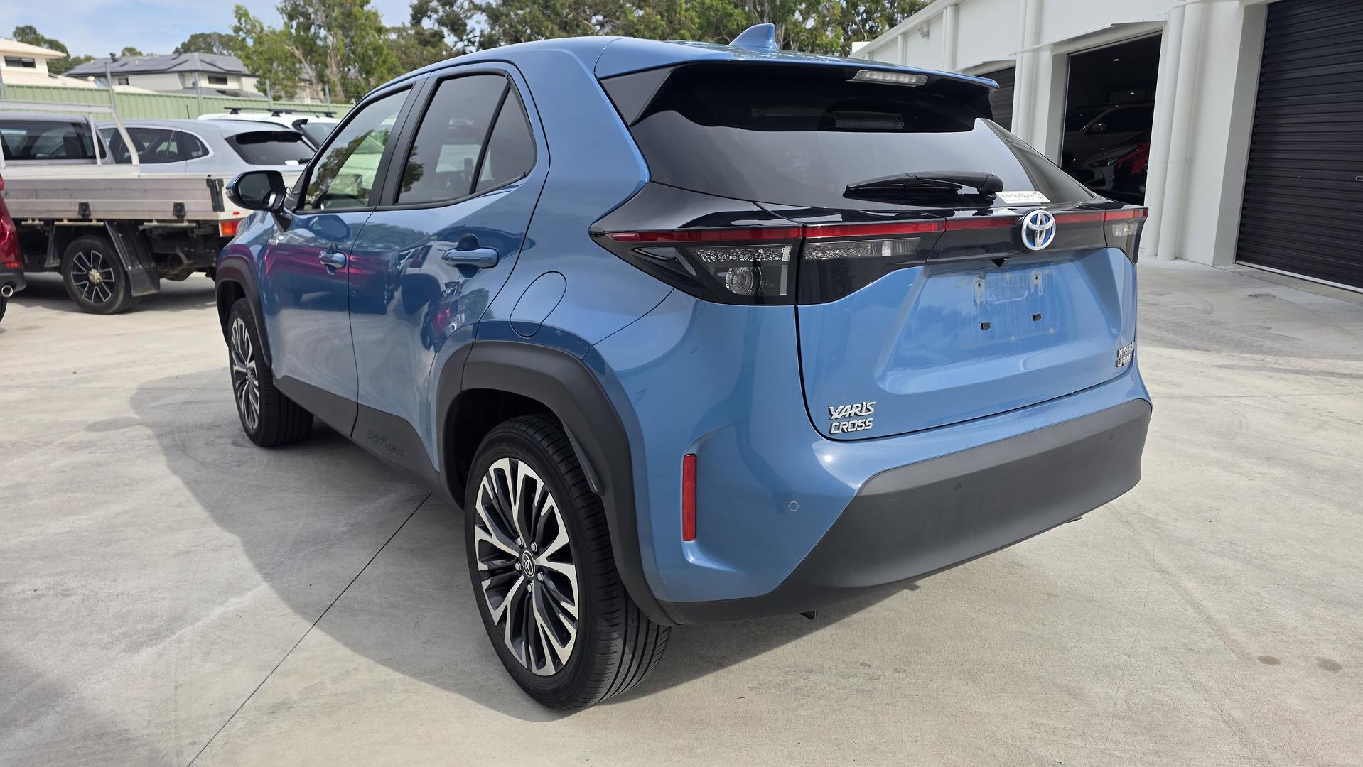 2022 Toyota Yaris Cross Urban in Blue