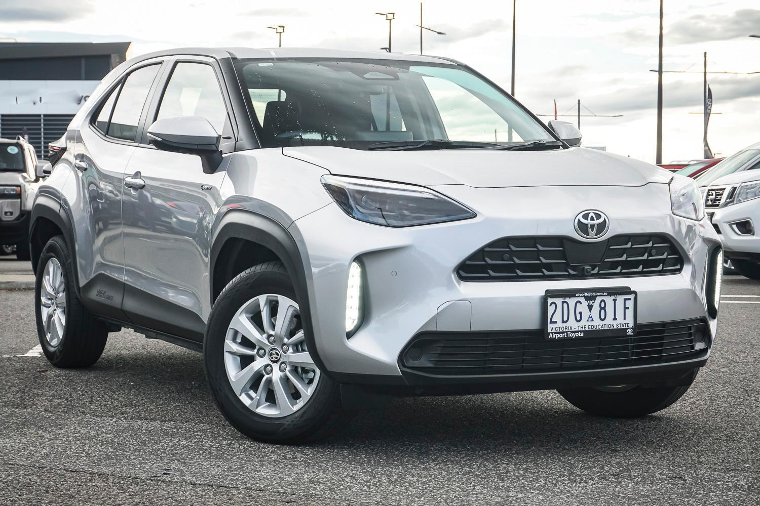 2025 Toyota Yaris Cross GXL in Silver