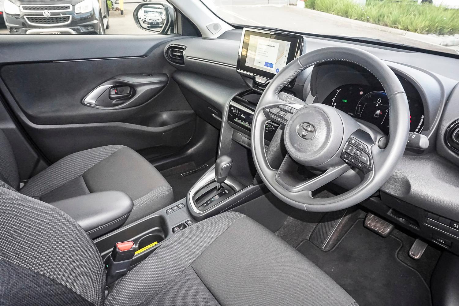 2025 Toyota Yaris Cross GXL in Silver