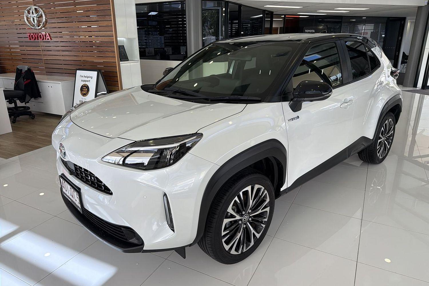 2023 Toyota Yaris Cross Urban in Two Tone White