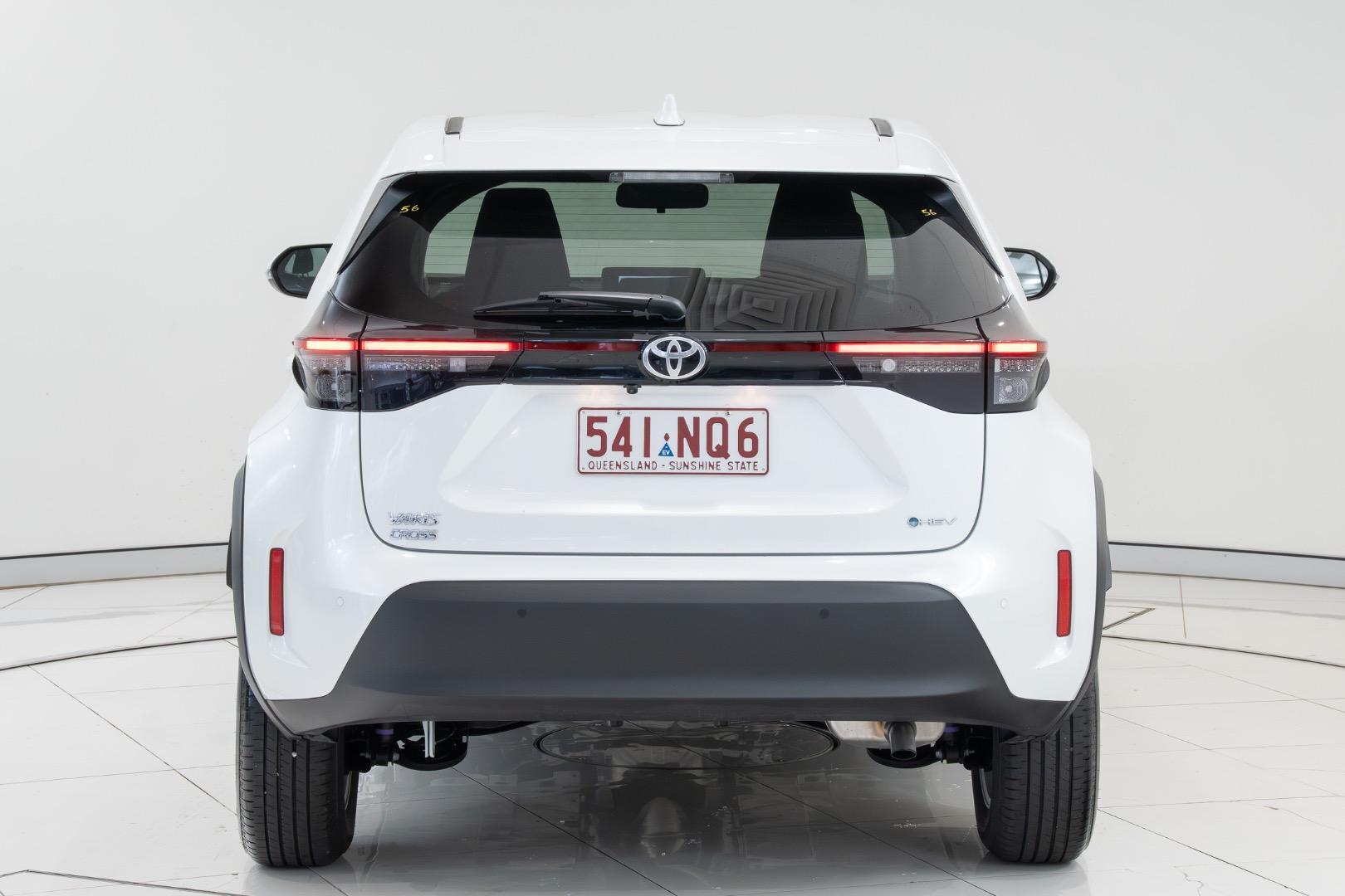 2025 Toyota Yaris Cross GXL in White