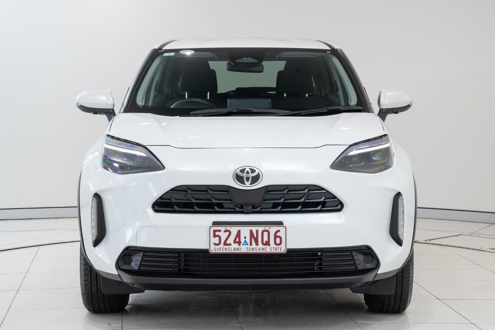 2025 Toyota Yaris Cross GXL in White