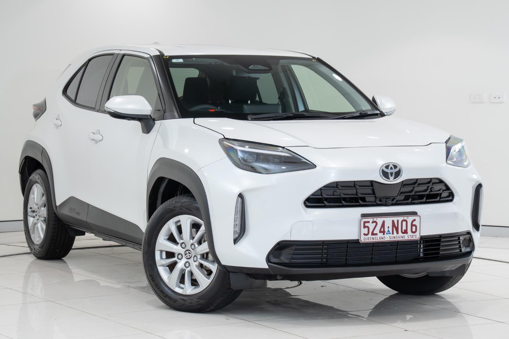 2025 Toyota Yaris Cross GXL in White