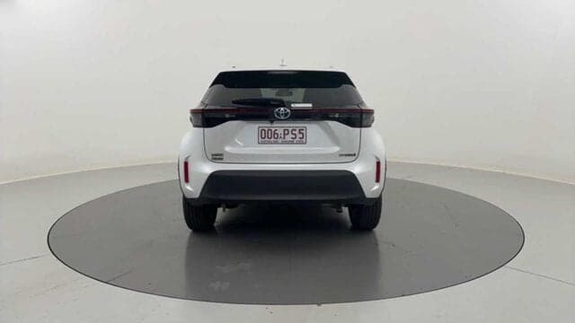 2023 Toyota Yaris Cross GXL in White