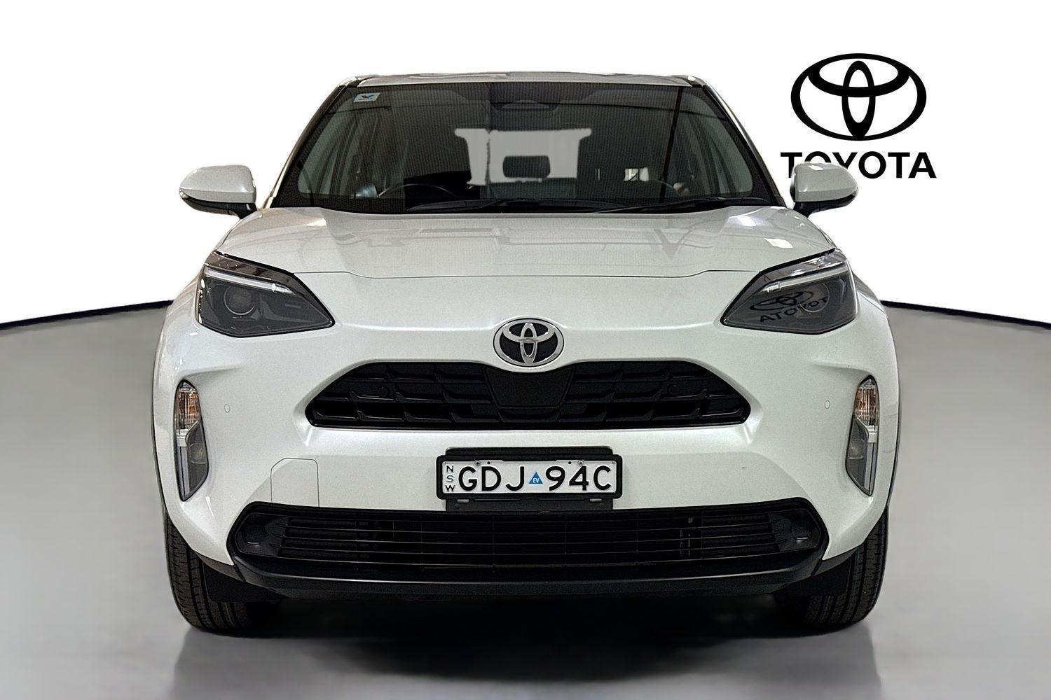 2025 Toyota Yaris Cross GX in White
