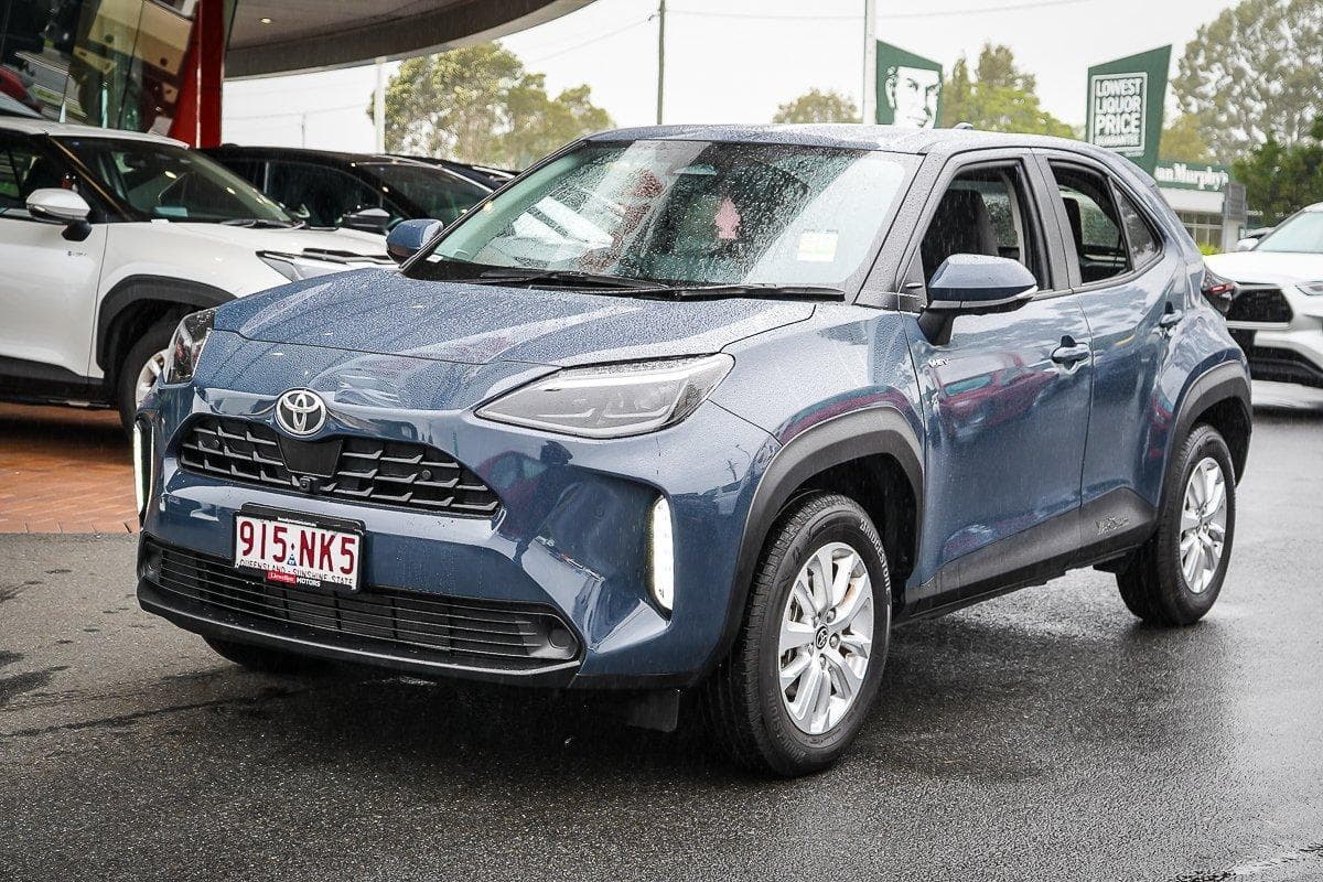 2025 Toyota Yaris Cross GXL in Grey