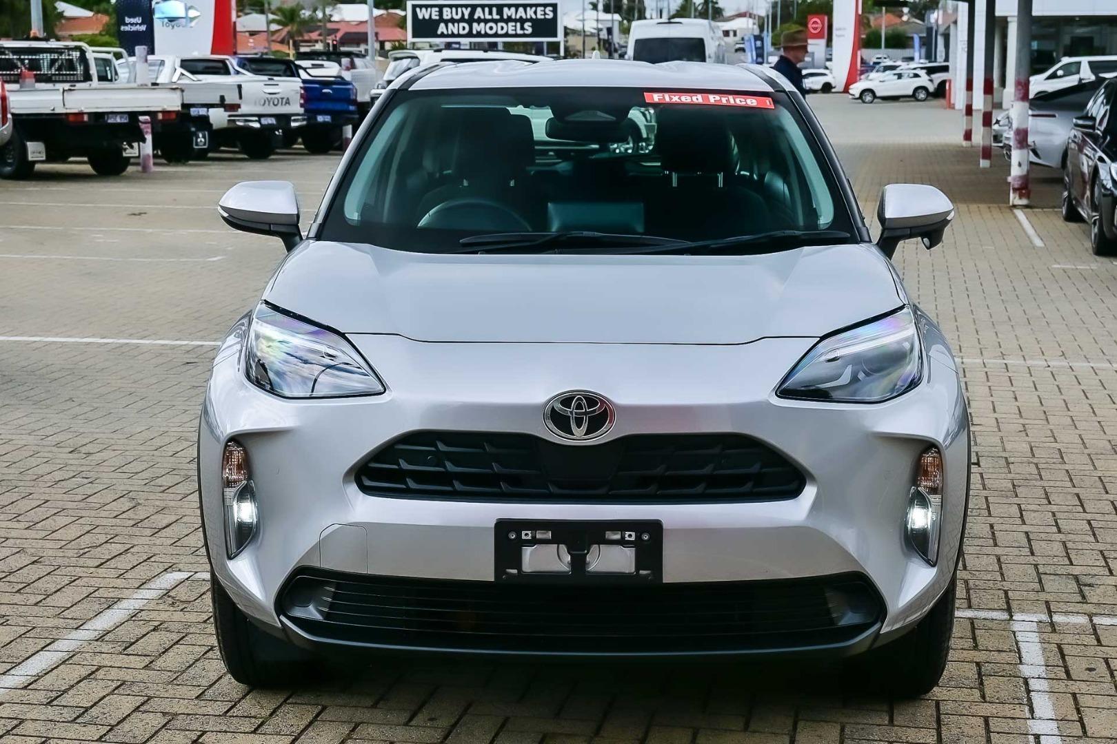 2025 Toyota Yaris Cross GX in Silver