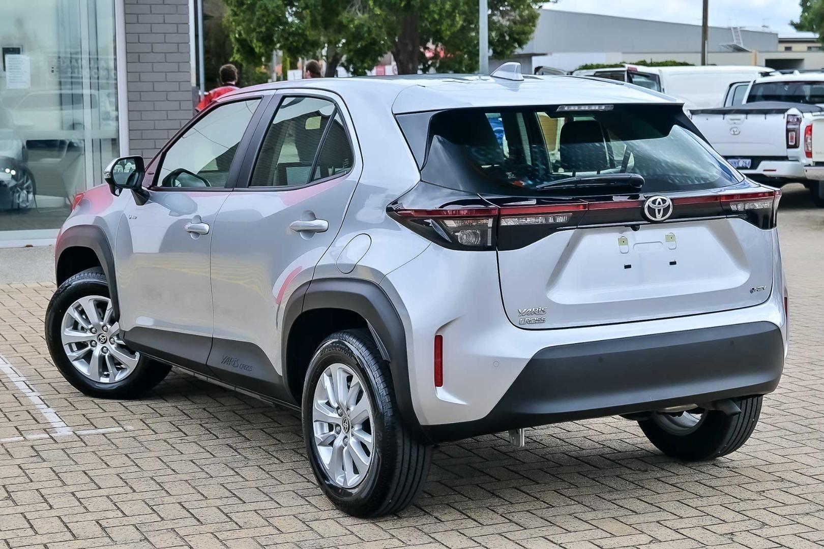 2025 Toyota Yaris Cross GX in Silver