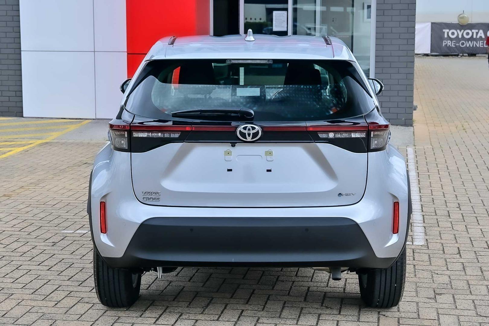 2025 Toyota Yaris Cross GX in Silver