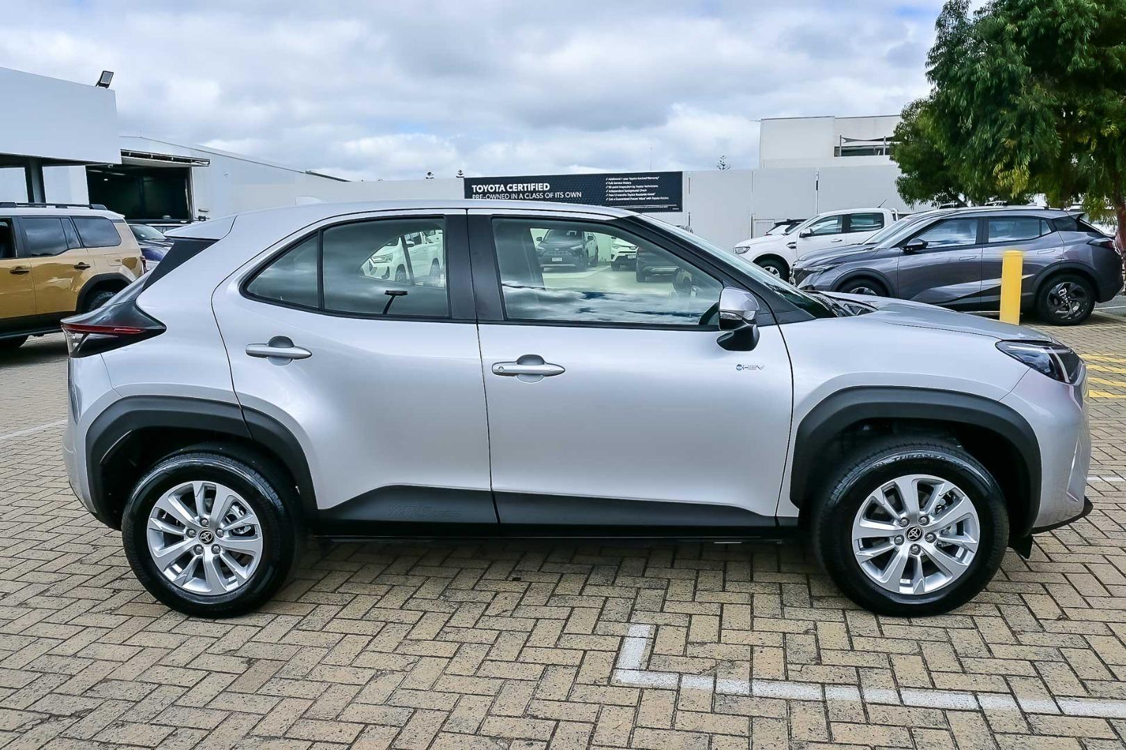 2025 Toyota Yaris Cross GX in Silver