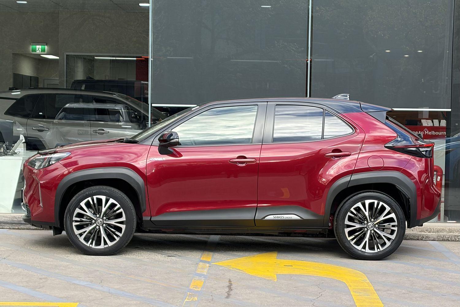 2022 Toyota Yaris Cross Urban in Two Tone
