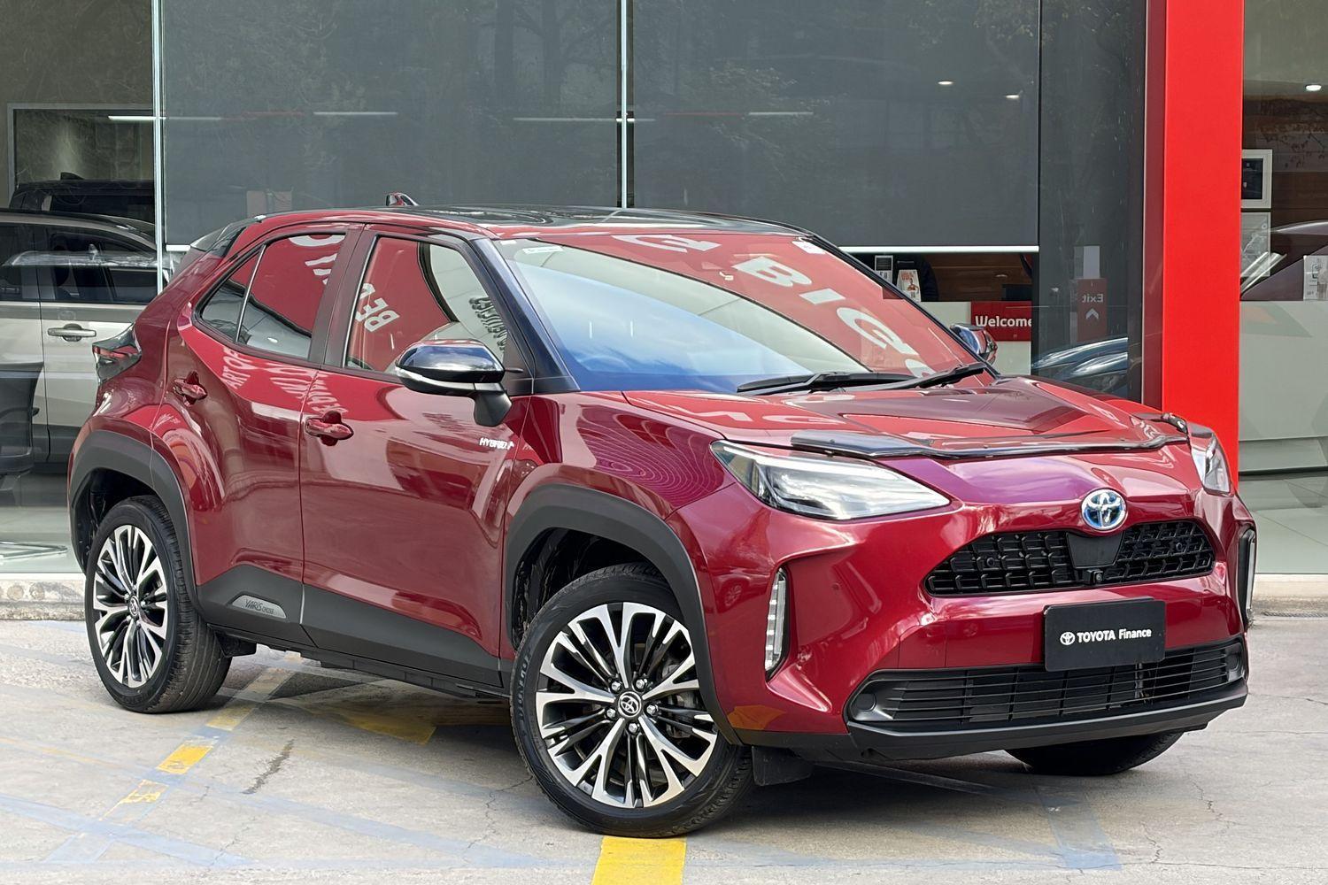2022 Toyota Yaris Cross Urban in Two Tone