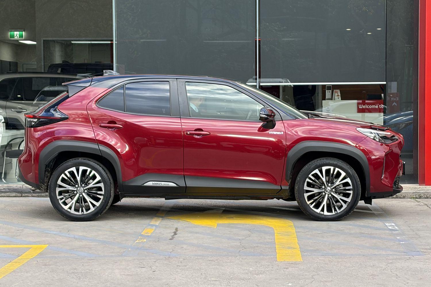 2022 Toyota Yaris Cross Urban in Two Tone