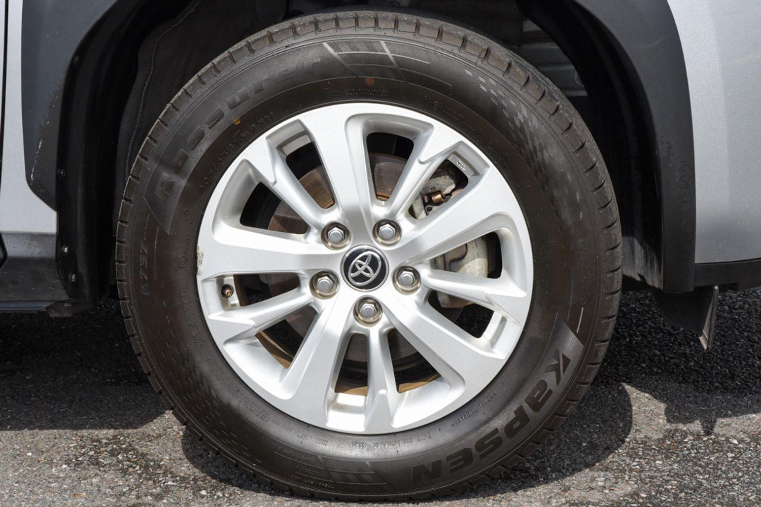 2024 Toyota Yaris Cross GX in Silver