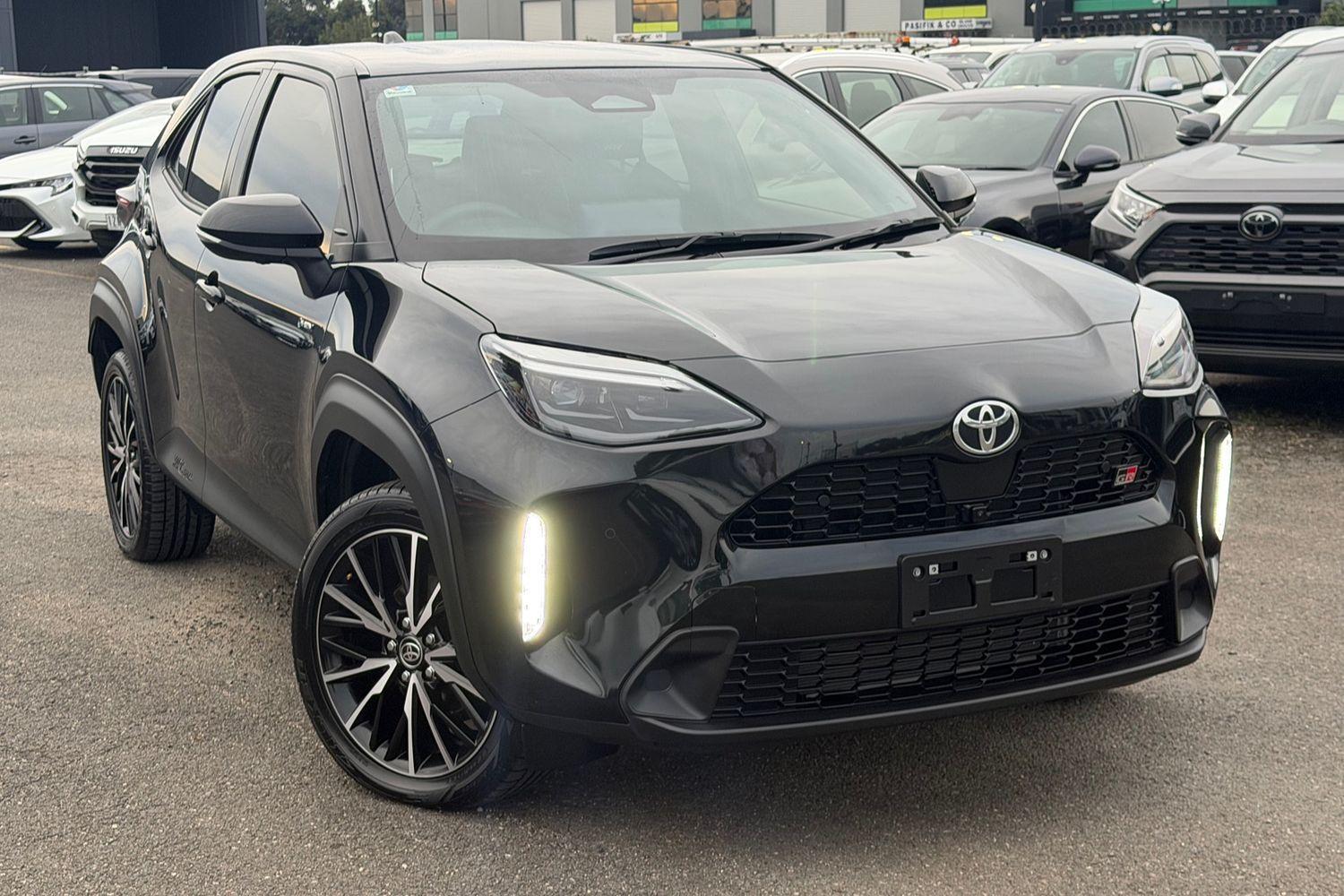 2024 Toyota Yaris Cross GR-S in Black
