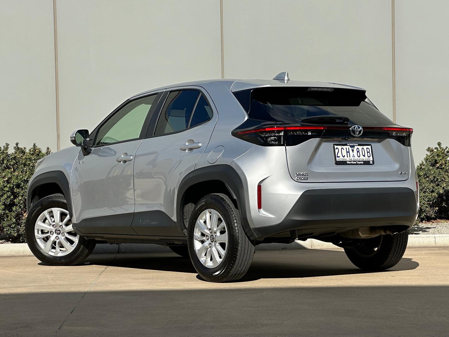 2025 Toyota Yaris Cross GXL in Silver