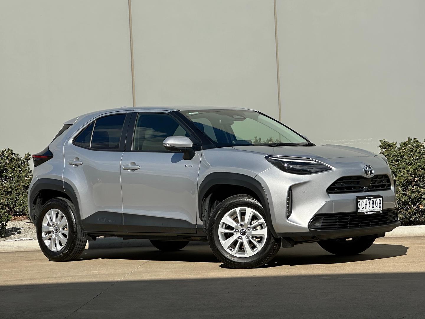 2025 Toyota Yaris Cross GXL in Silver