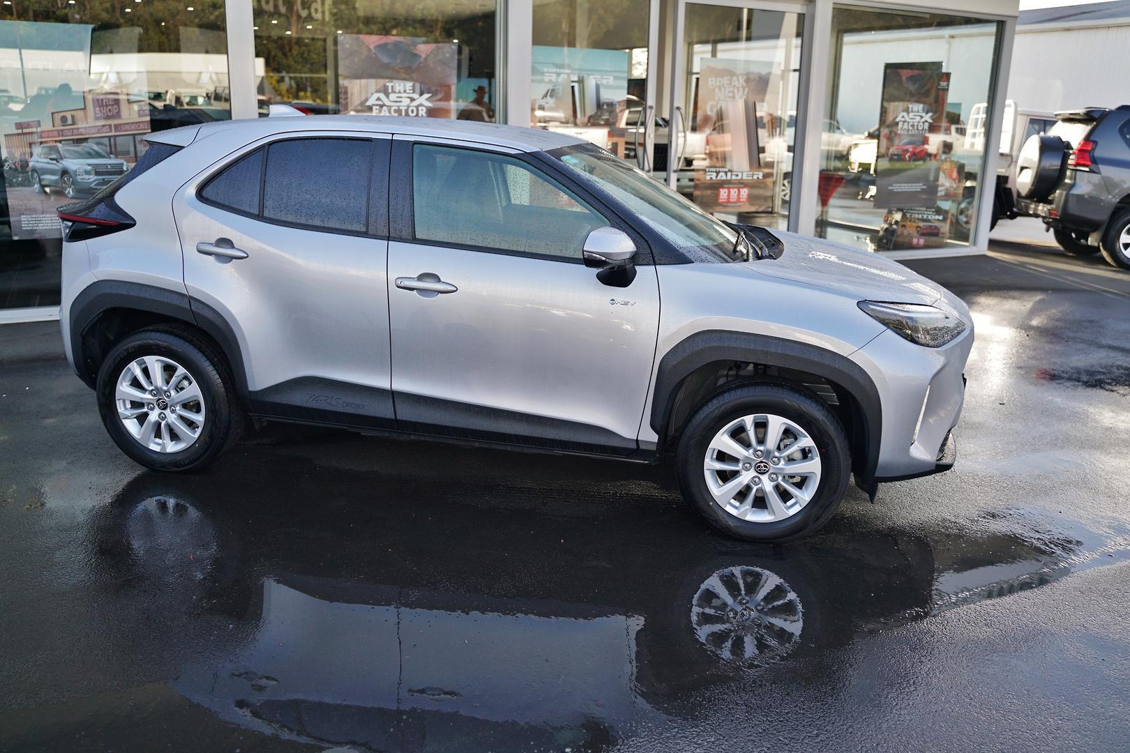 2024 Toyota Yaris Cross GXL in Silver