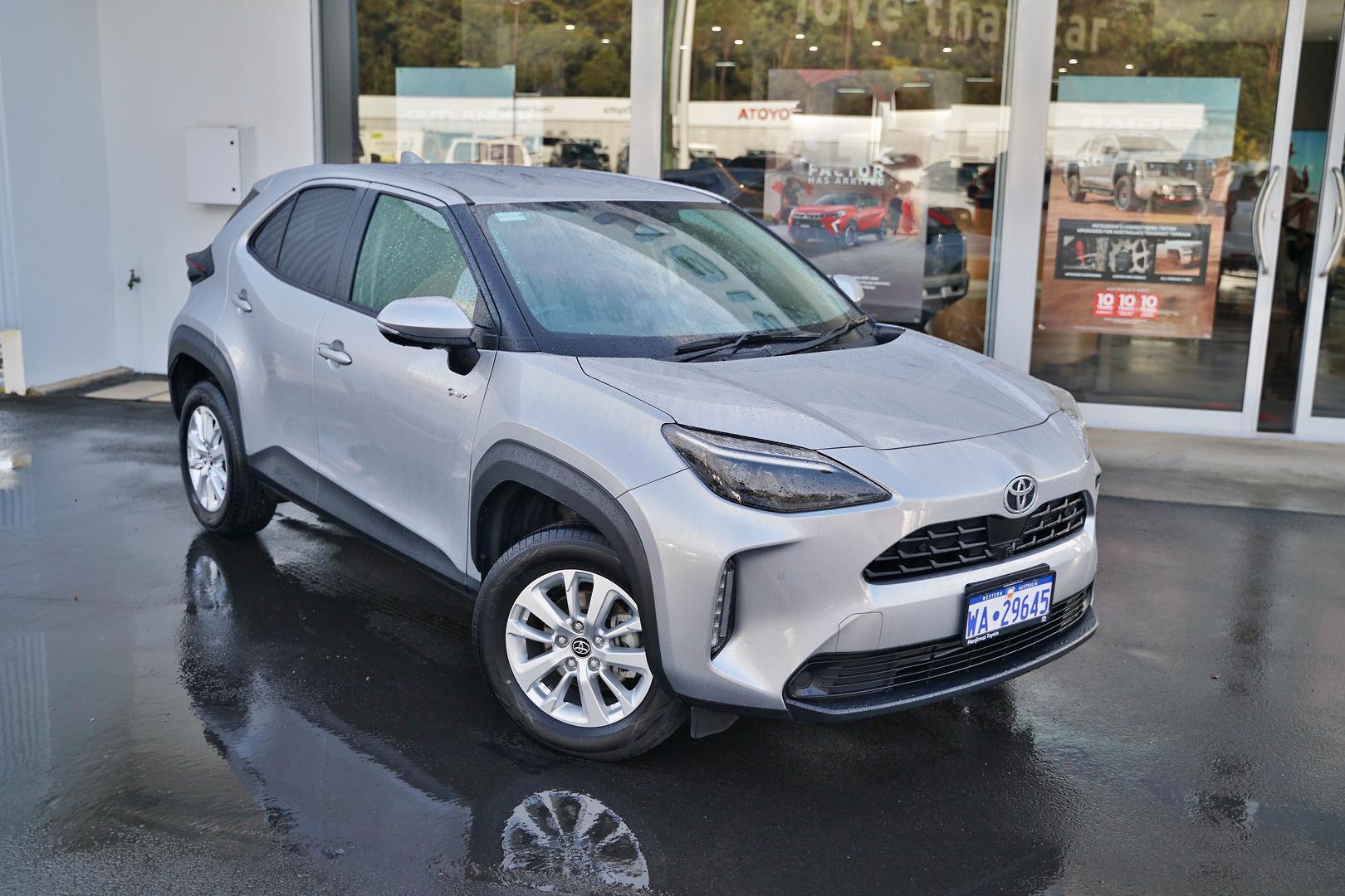 2024 Toyota Yaris Cross GXL in Silver