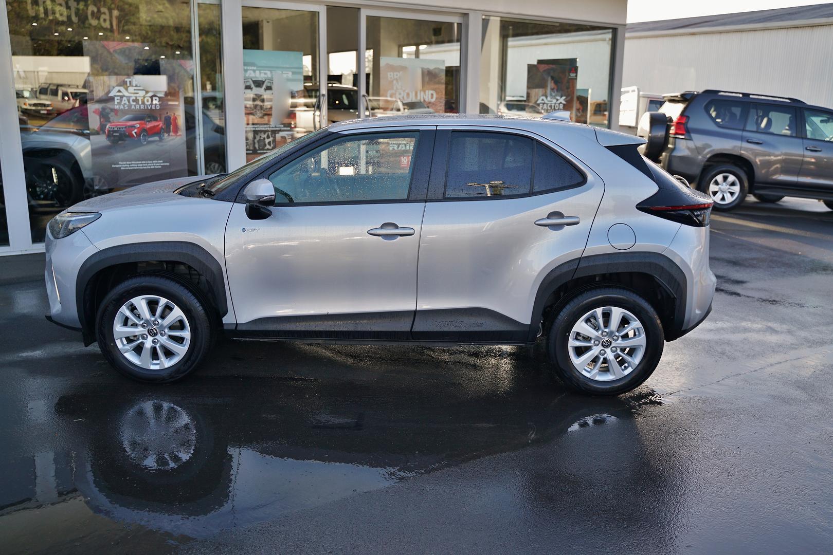 2024 Toyota Yaris Cross GXL in Silver