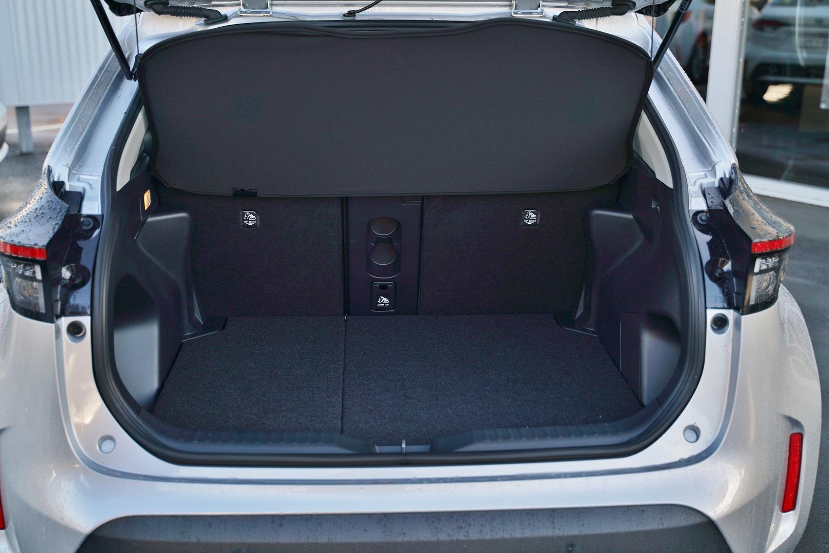 2024 Toyota Yaris Cross GXL in Silver