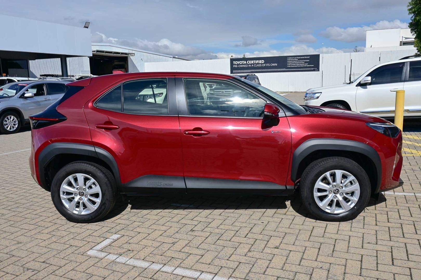 2025 Toyota Yaris Cross GX in Red