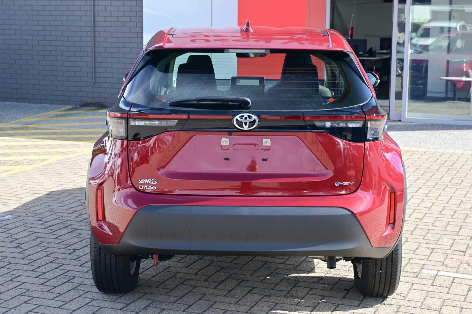 2025 Toyota Yaris Cross GX in Red