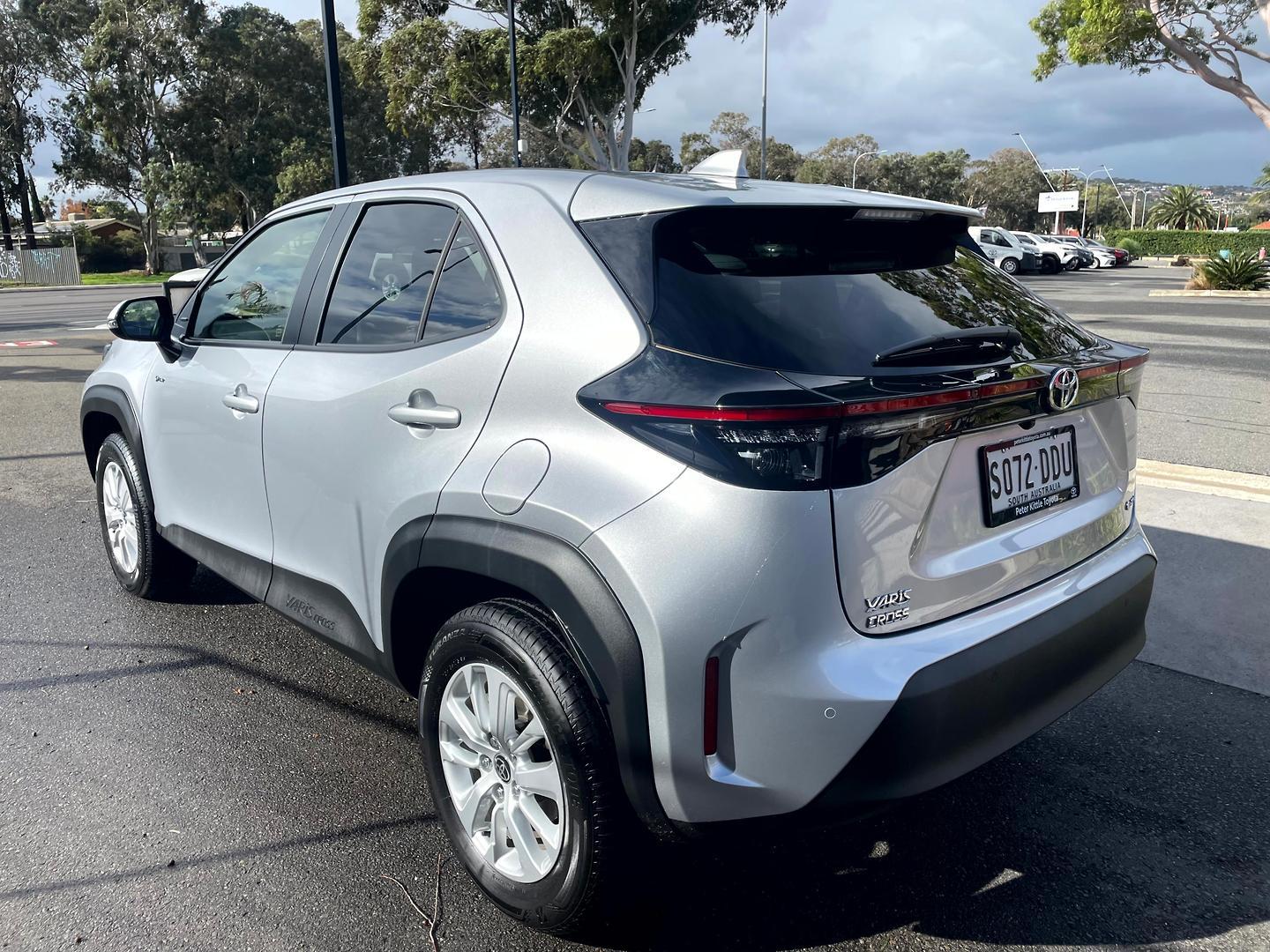 2024 Toyota Yaris Cross GXL in Silver