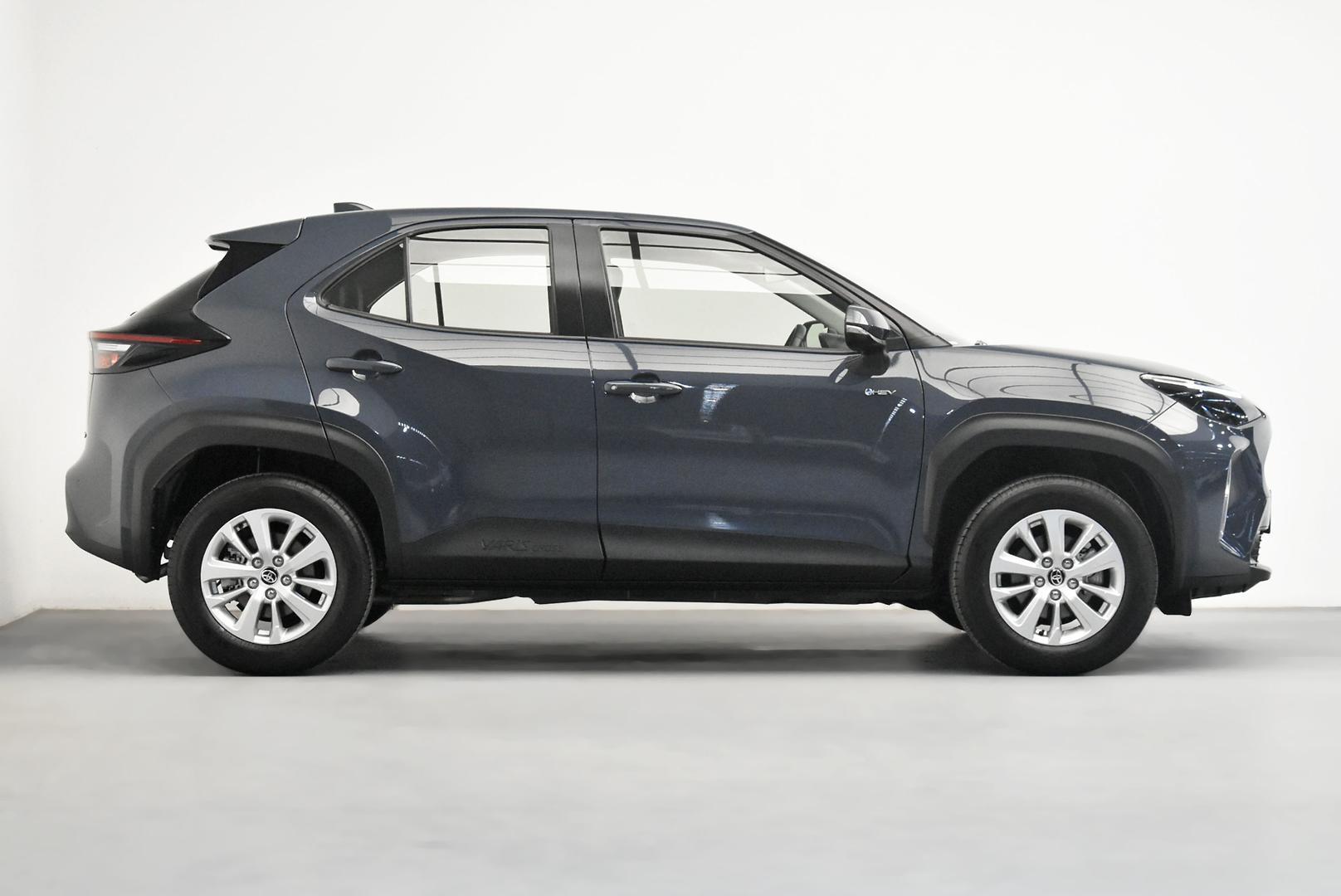 2025 Toyota Yaris Cross GX in Grey