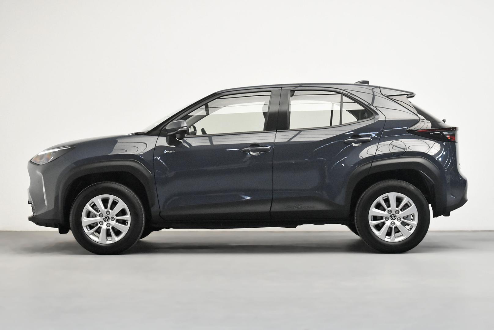 2025 Toyota Yaris Cross GX in Grey