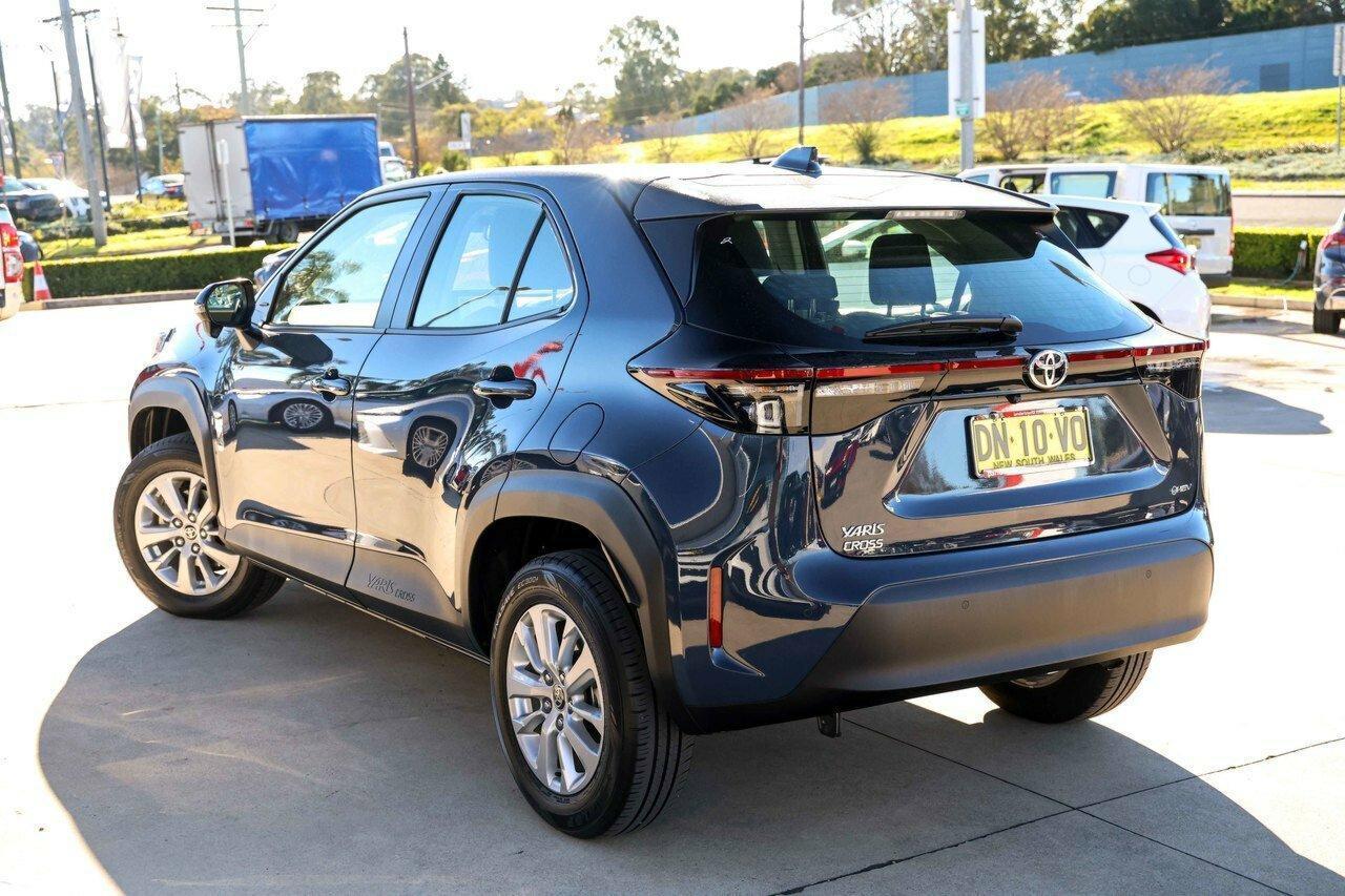 2025 Toyota Yaris Cross GX in Grey