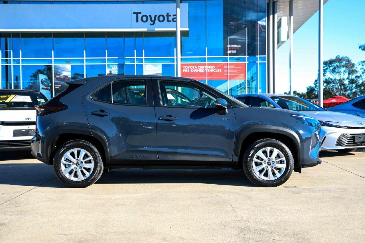 2025 Toyota Yaris Cross GX in Grey