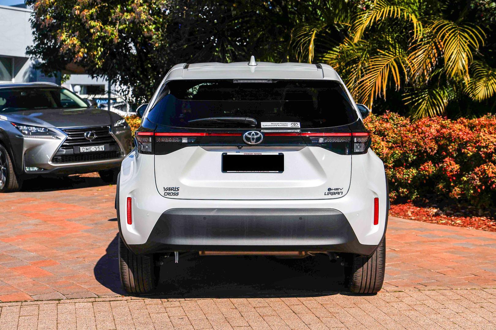 2025 Toyota Yaris Cross Urban in White