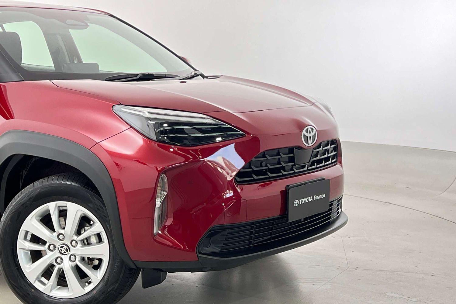 2025 Toyota Yaris Cross GX in Red
