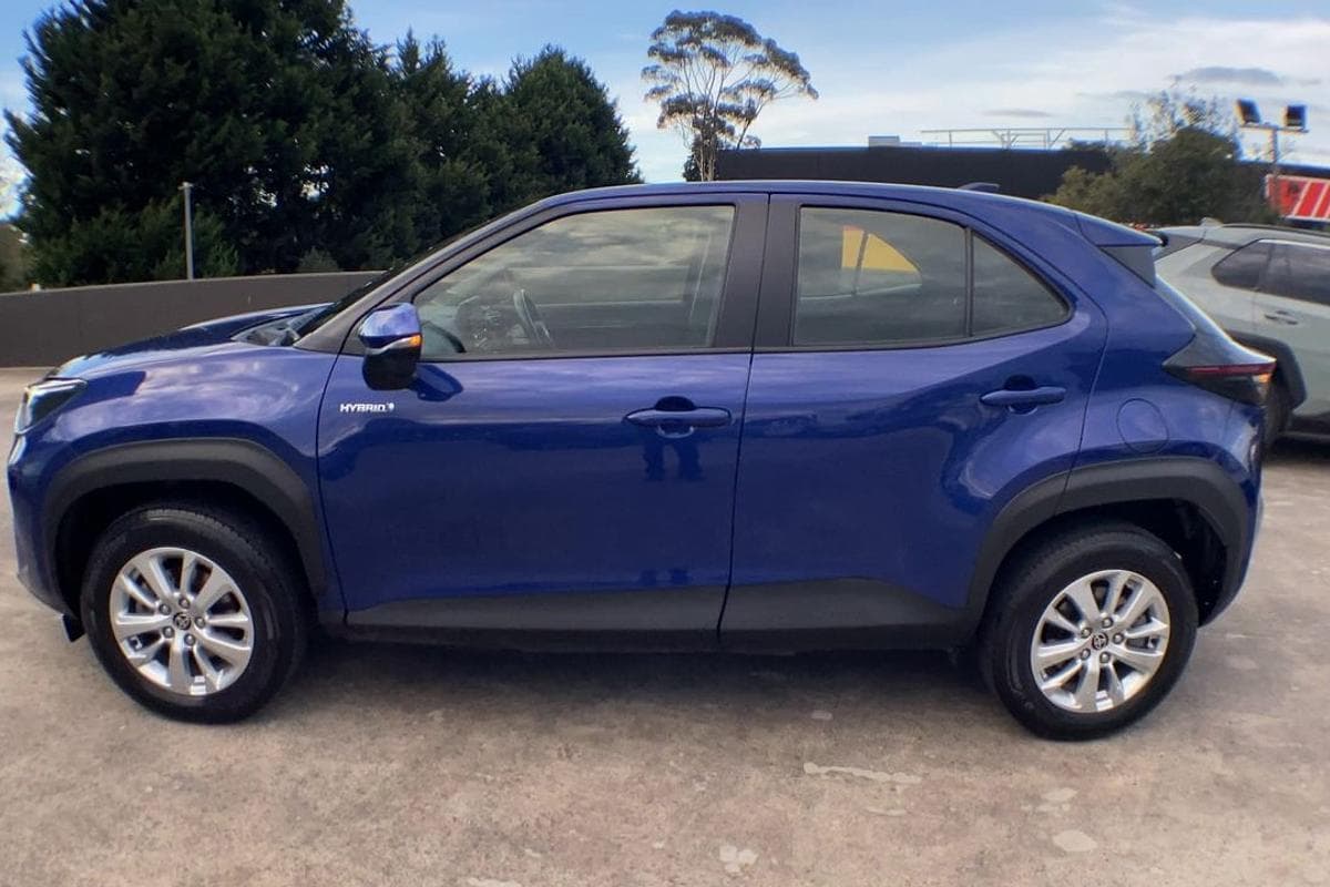 2022 Toyota Yaris Cross GX in Blue