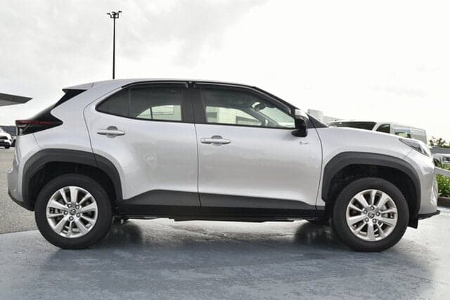 2025 Toyota Yaris Cross GX in Silver