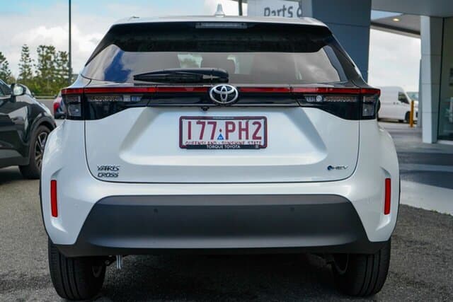2025 Toyota Yaris Cross GXL in White