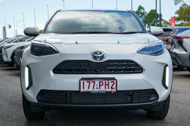 2025 Toyota Yaris Cross GXL in White