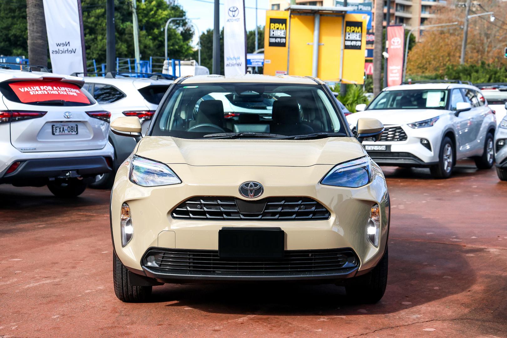 2025 Toyota Yaris Cross GX in Beige