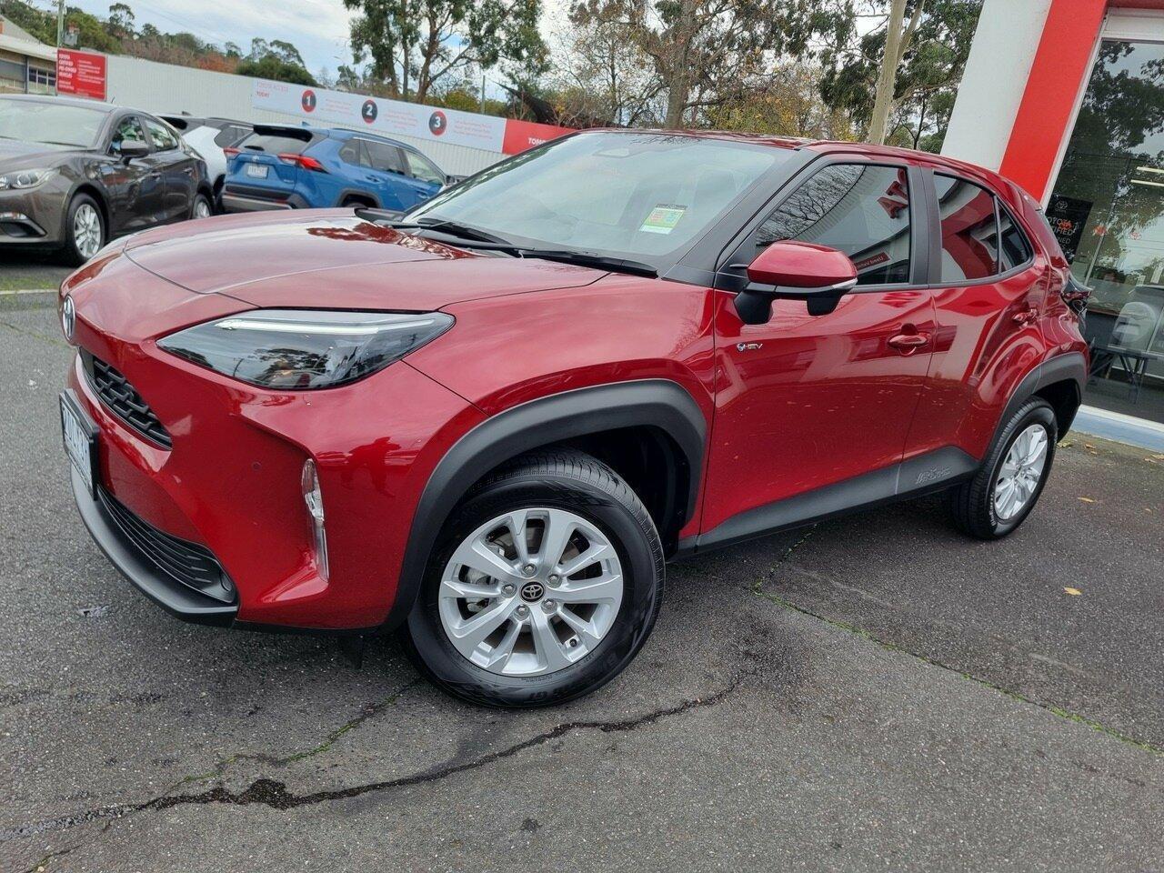 2025 Toyota Yaris Cross GX in Red