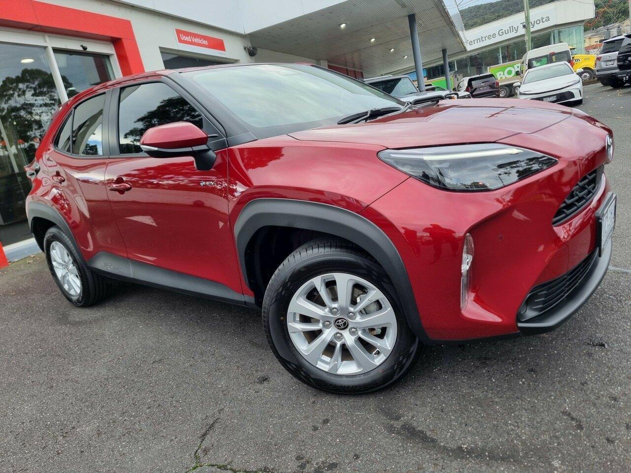 2025 Toyota Yaris Cross GX in Red