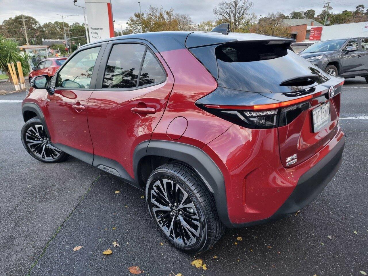 2025 Toyota Yaris Cross Urban in Red