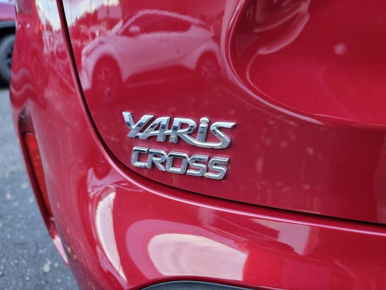 2025 Toyota Yaris Cross Urban in Red