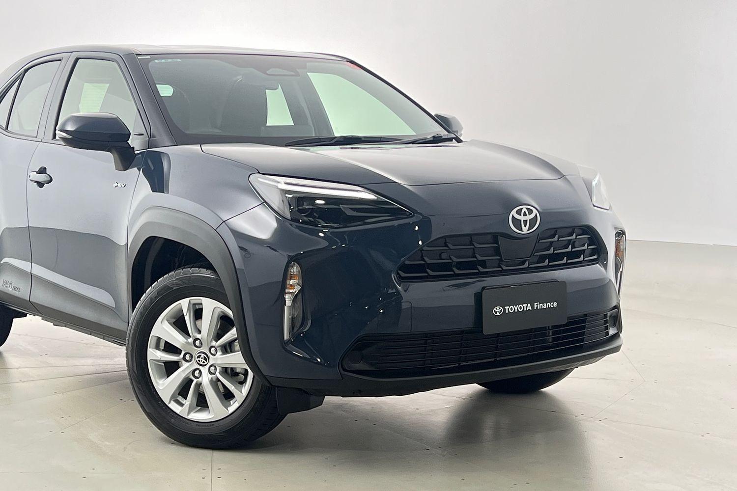 2025 Toyota Yaris Cross GX in Grey