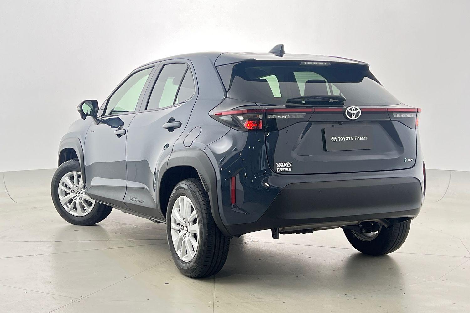 2025 Toyota Yaris Cross GX in Grey