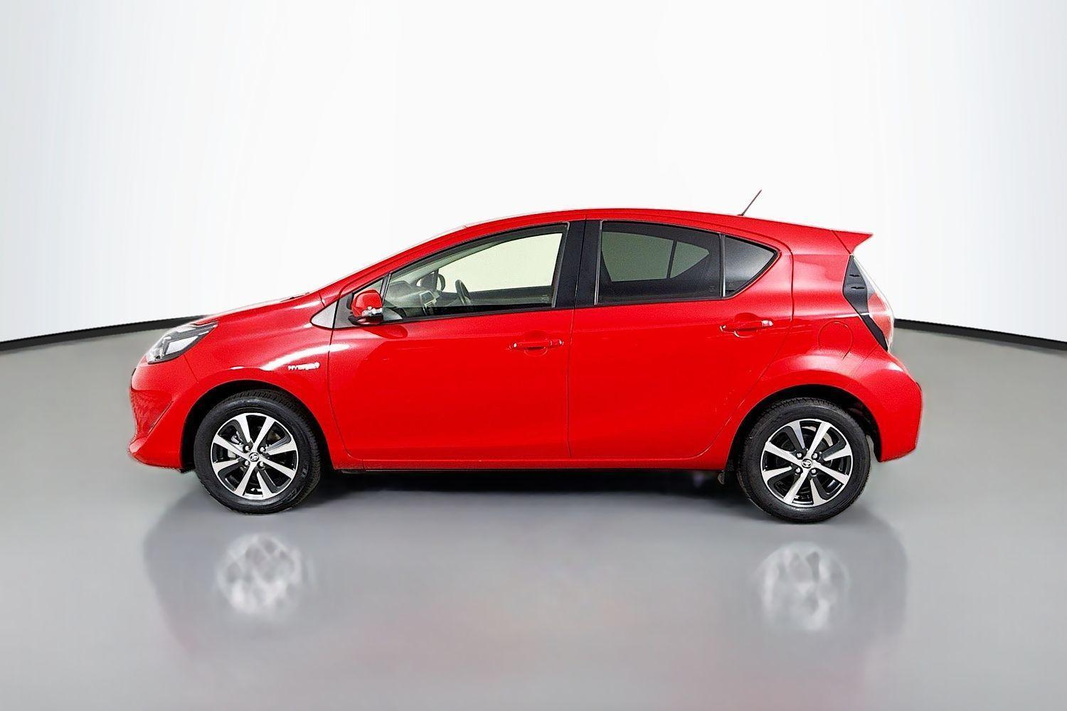 2018 Toyota Prius C i-Tech in Red