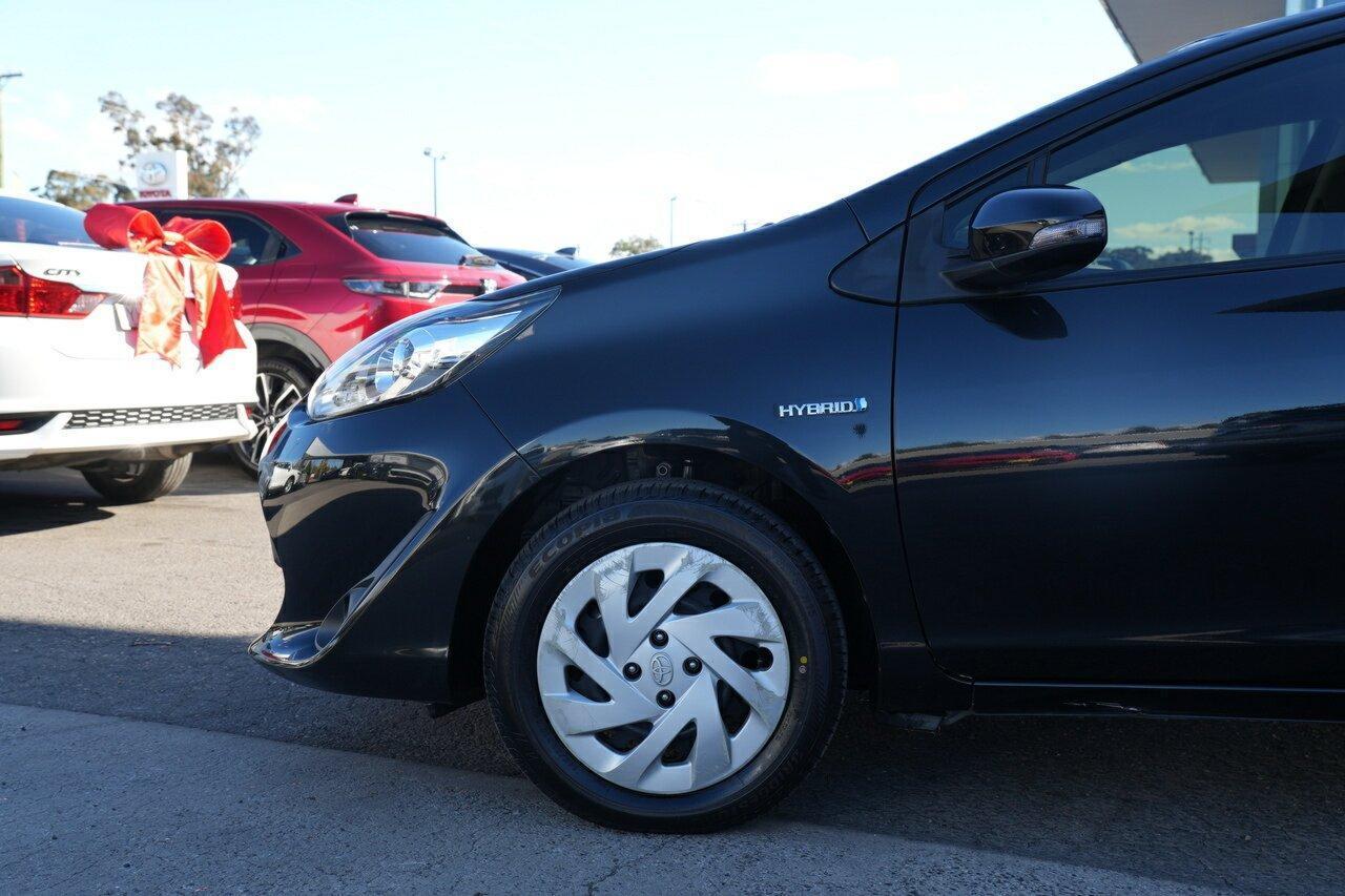 2018 Toyota Prius C Base in Black