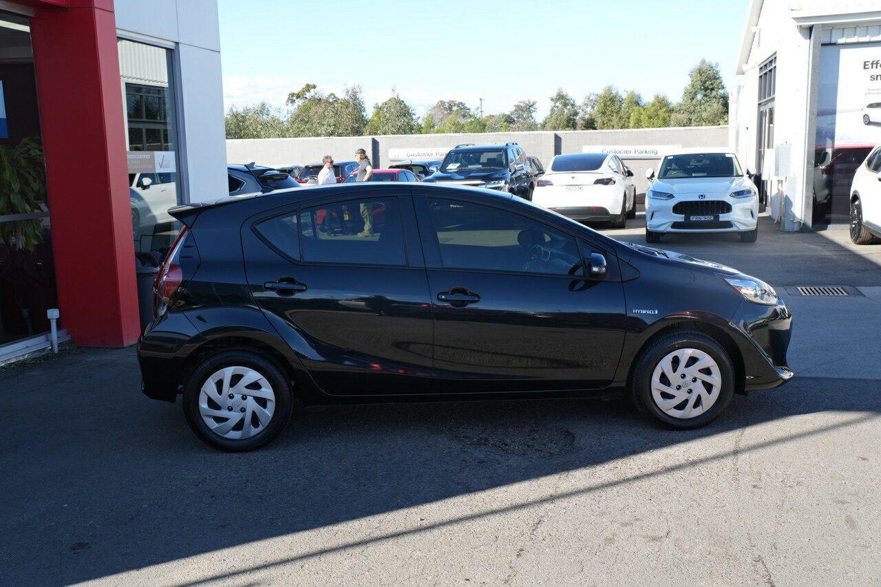 2018 Toyota Prius C Base in Black