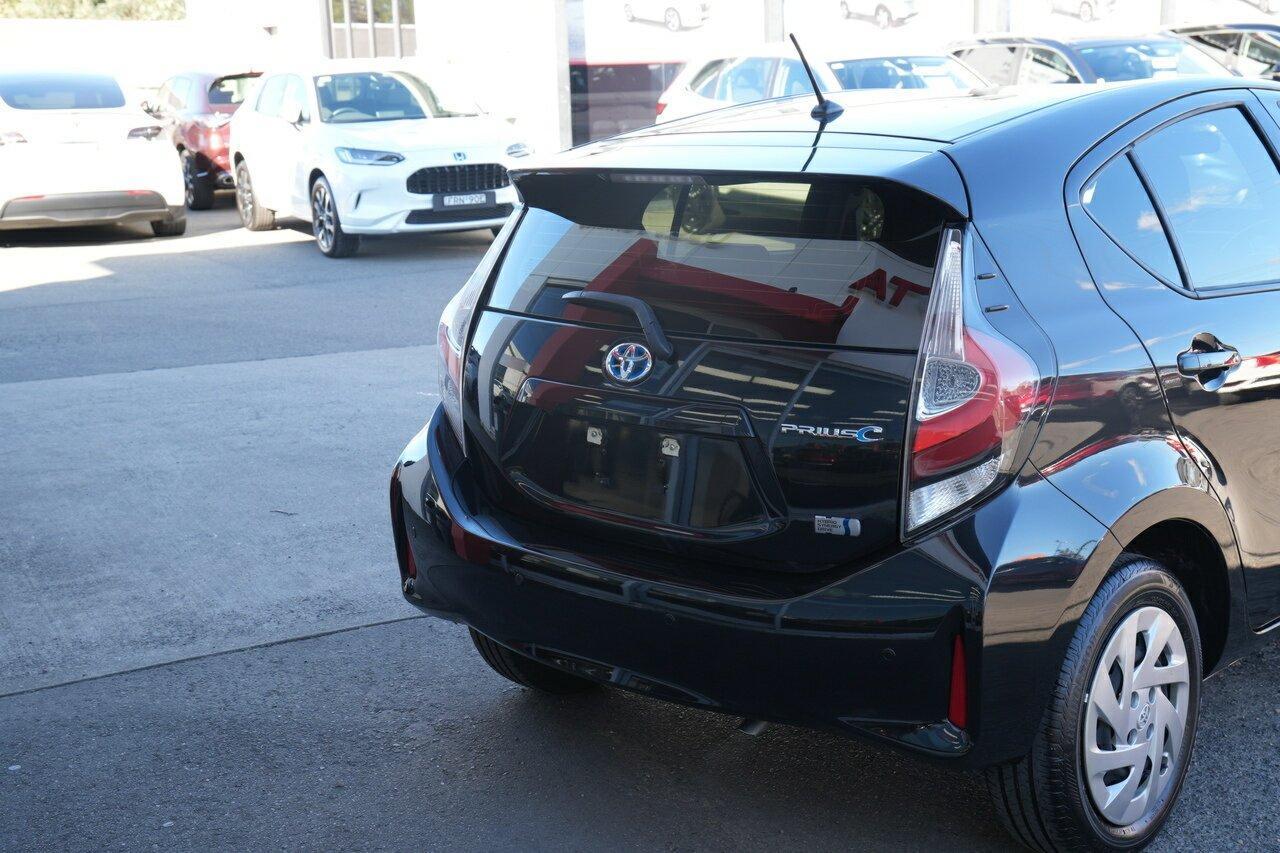 2018 Toyota Prius C Base in Black